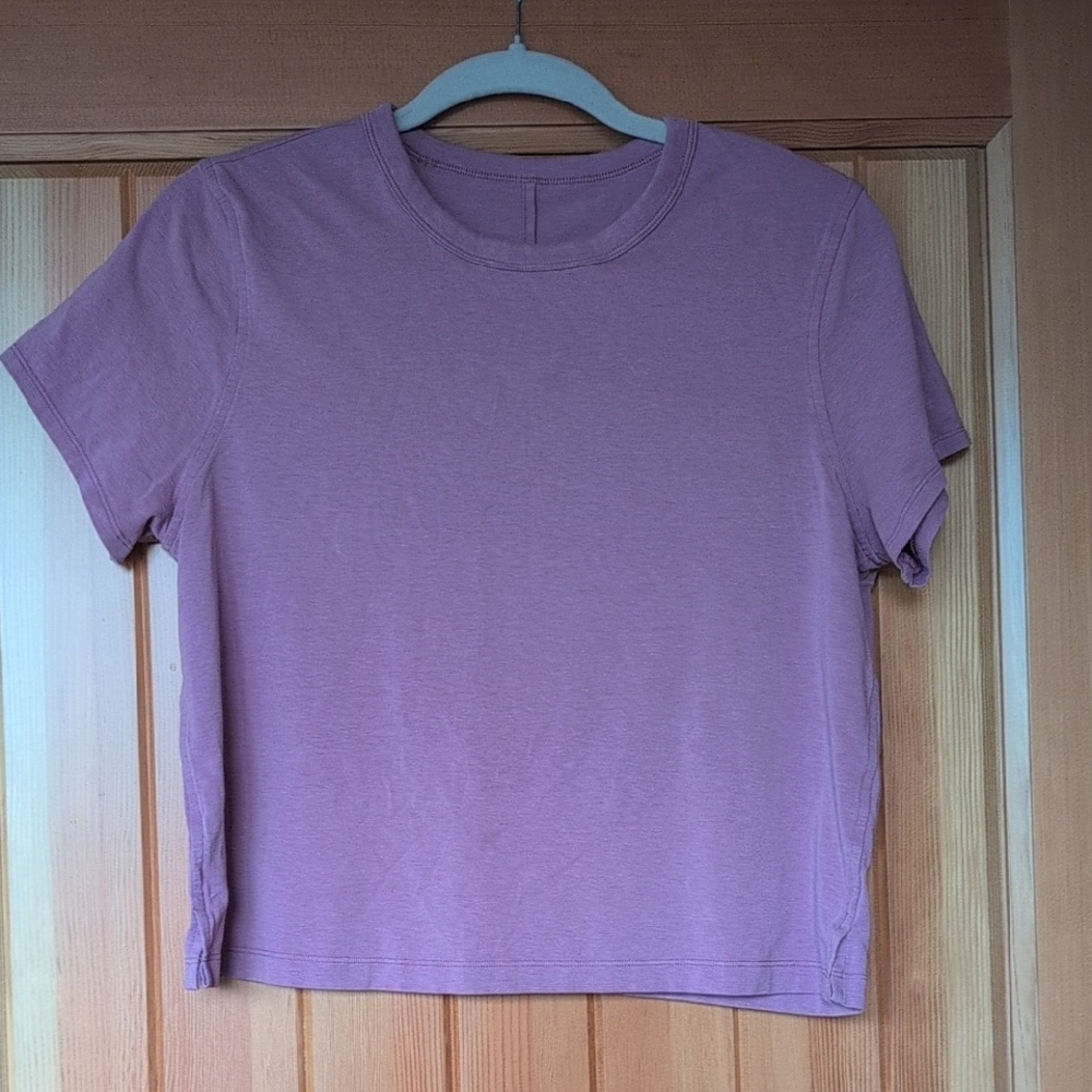 Women's Lululemon Athletica Purple Short Sleeve T-shirt